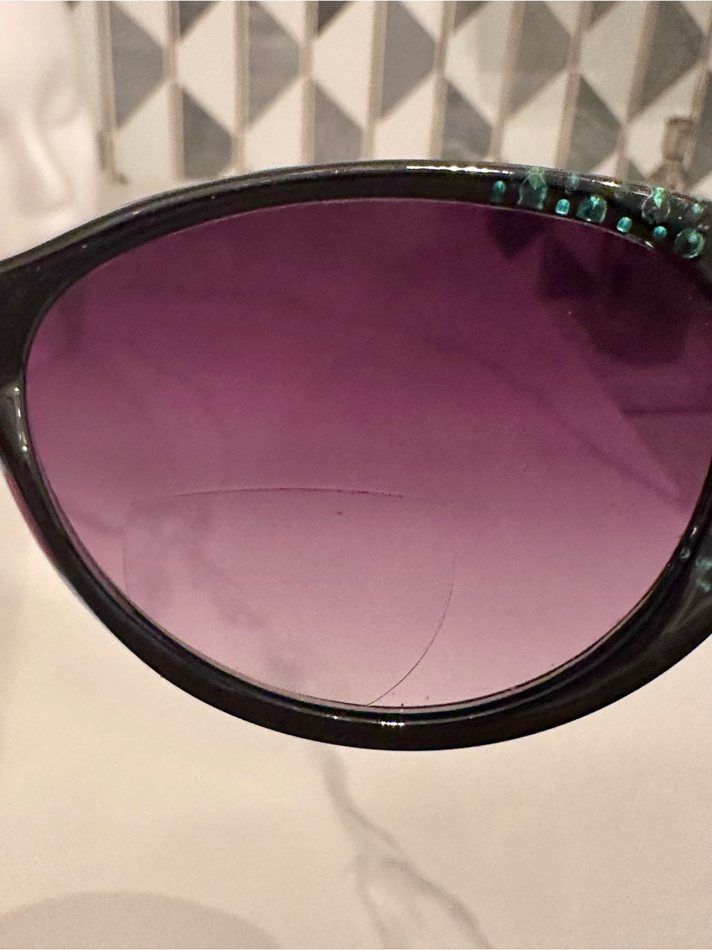Aloha Eyes Bifocal Reader Sunglasses +2.00 Black Rhinestone Cat Eye w/ Case - Picture 4 of 6